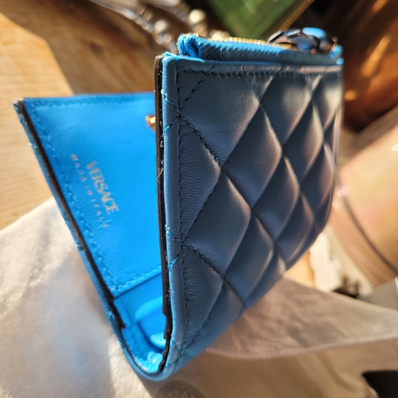 Versace Unisex Medusa Quilted Compact Zip Wallet NEW - Picture 4 of 4